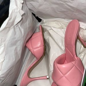 Only wore once size 39 in women